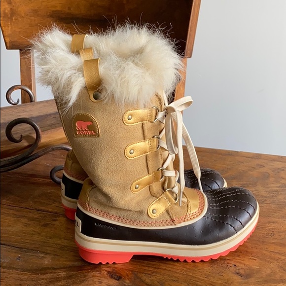 snow boots size 7